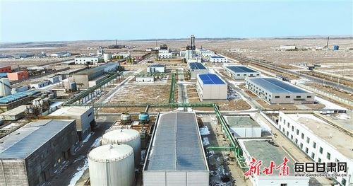 金塔聚航新材料科技廠(chǎng)區(qū)一派繁忙，新材料技術(shù)研發(fā)跑出“加速度”